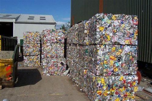 Chinas Politik zum Recyceln von Metallen
